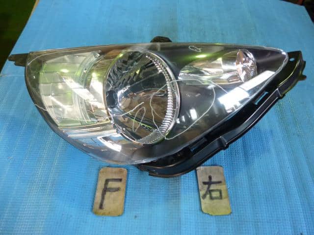 Right Headlight HONDA Fit 2005 DBA-GD1 — photo 1