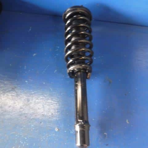 Front Right Strut HONDA Odyssey 2003 UA-RB2 — photo 1