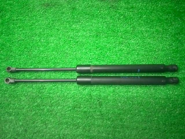 Tail Gate Damper VOLKSWAGEN Golf 2009 ABA-1KCAX — photo 4