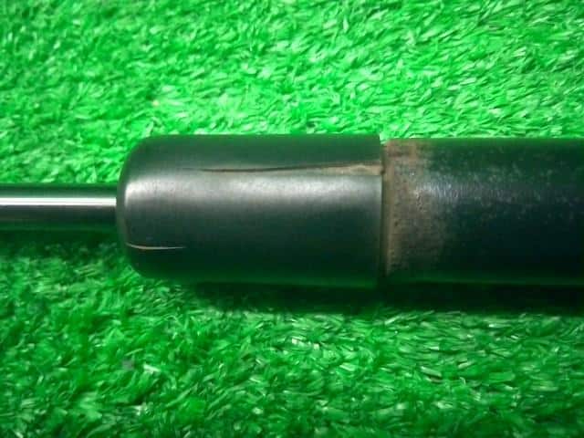 Tail Gate Damper VOLKSWAGEN Golf 2009 ABA-1KCAX — photo 2