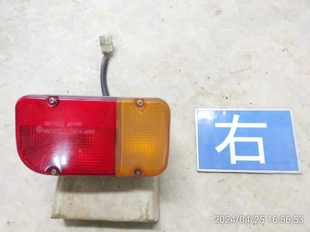 Right Tail Light SUBARU Sambar 1996 V-KS3 — photo 1