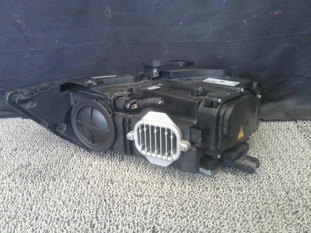 Right Headlight AUDI Audi q3 2015 ABA-8UCULB — photo 2