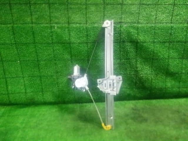 Front Left Door Regulator SUZUKI Wagon R 2005 DBA-MH21S — photo 1