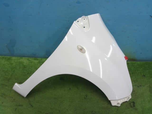 Right Fender Panel SUZUKI Alto 2014 DBA-HA35S 5761164L00 — photo 1