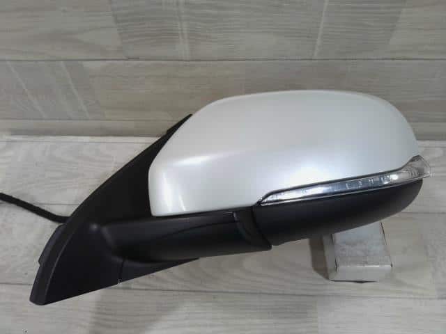 Left Side Mirror VOLVO Volvo 60 series 2015 DBA-FB420 — photo 1