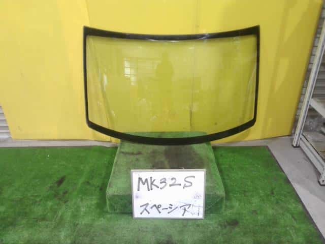 Front Windshield SUZUKI Spacia 2013 DBA-MK32S 8451081M00 — photo 1