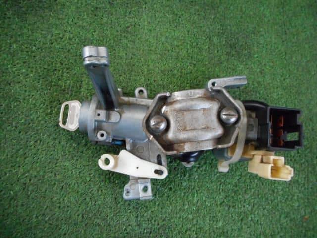 Engine Parts SUZUKI Every 2002 LE-DA62V 3711165H00 — photo 2