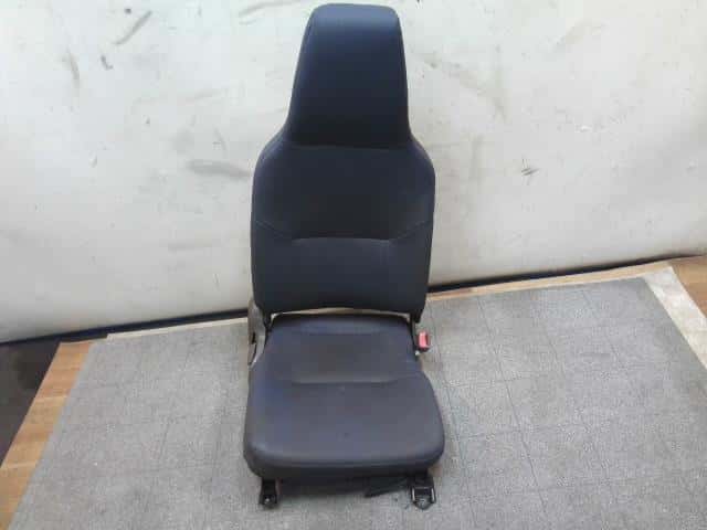 Driver's Seat Mitsubishi Fuso Canter 2007 PDG-FE70B MK566570 — photo 1
