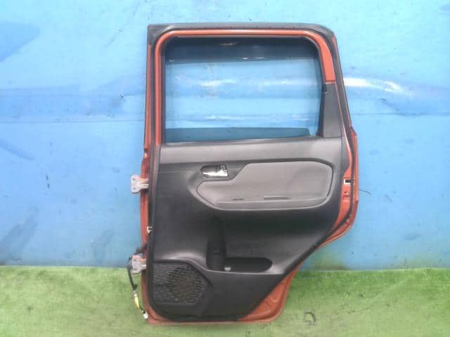 Rear Right Door Assembly SUBARU Stella 2016 DBA-LA160F 67003B2240 — photo 2