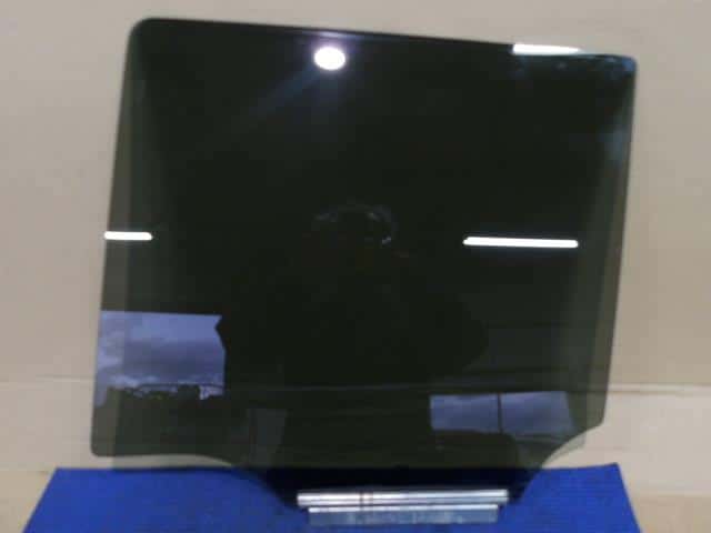 Rear Left Door Windshield SUZUKI Alto 2014 DBA-HA35S 8454662P20 — photo 1