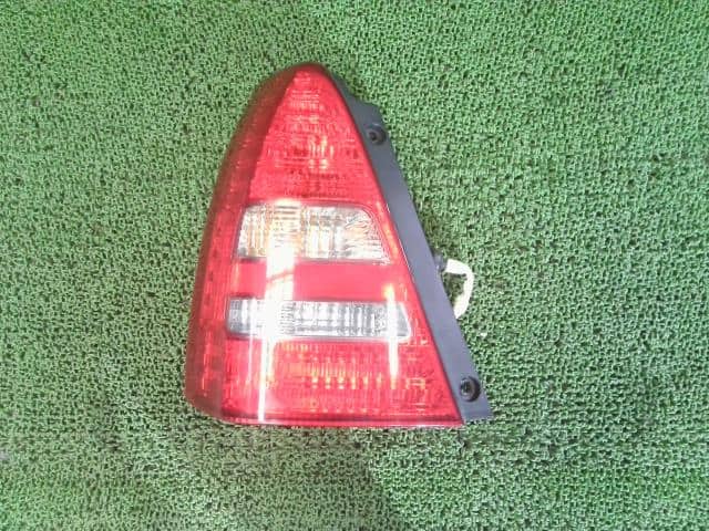 Left Tail Light SUBARU Forester 2004 TA-SG5 — photo 1