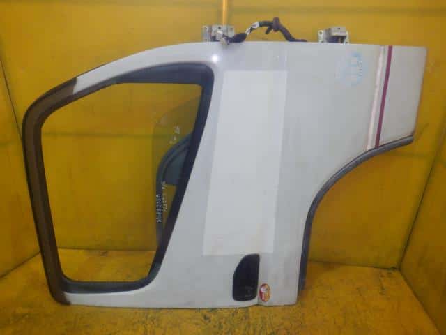 Front Right Door Assembly Mitsubishi Fuso Canter 2003 KK-FE73EB — photo 1