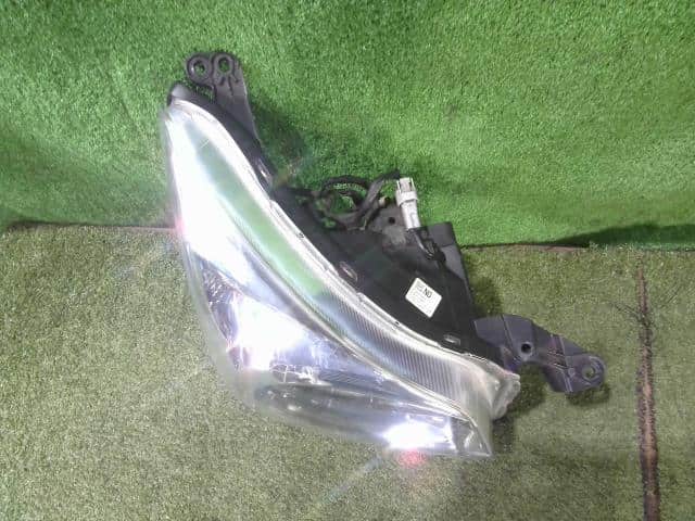 Right Headlight SUZUKI Spacia 2016 DAA-MK42S — photo 6