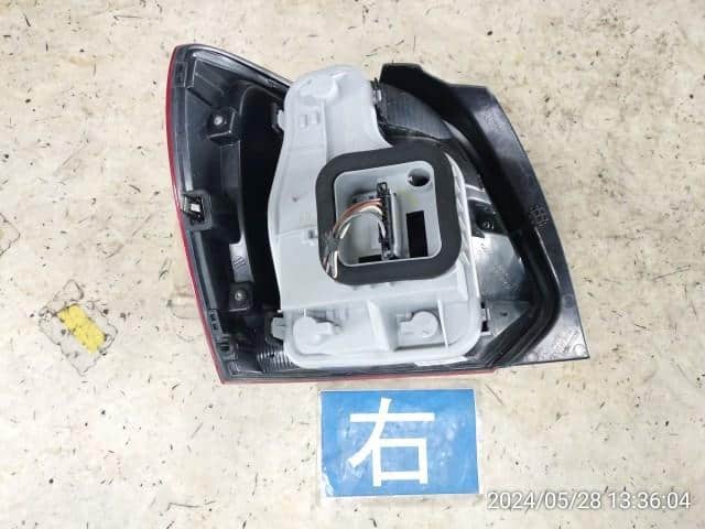 Right Tail Light VOLKSWAGEN Polo 2010 DBA-6RCBZ 6R0945258 — photo 4