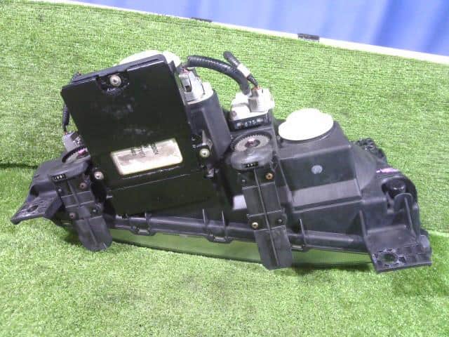 Left Headlight Mitsubishi Fuso Fuso tractor 2016 QPG-FP64VER — photo 4