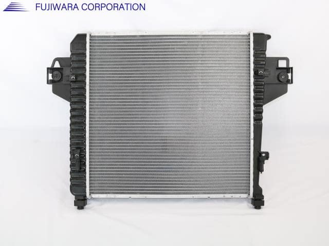Radiator CHRYSLER Jeep cherokee 2001 GF-KJ37 52080118AC — photo 2