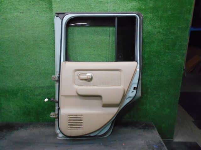 Rear Right Door Assembly NISSAN Cube 2006 DBA-YZ11 — photo 2