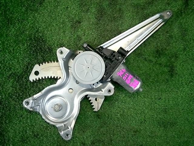 Rear Left Door Regulator MAZDA Flair 2014 DBA-MJ34S 1A1573560 — photo 1