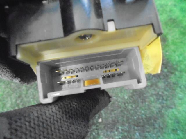 Power Window Switch TOYOTA OPA 2001 TA-ACT10 — photo 2