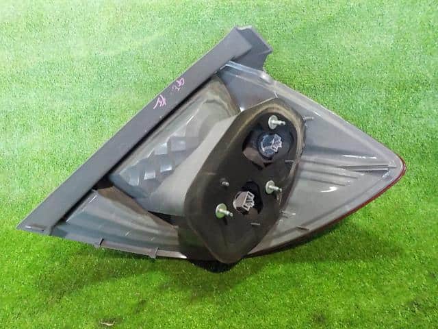 Left Tail Light HONDA Fit 2009 DBA-GE6 — photo 2