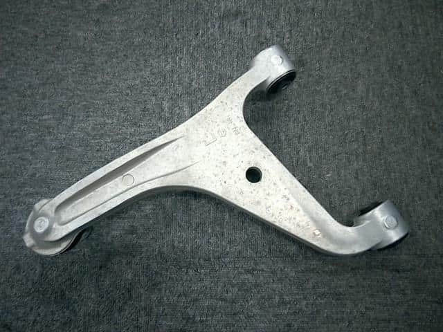 Rear Left Upper Control Arm NISSAN Skyline 2016 DBA-YV37 — photo 2