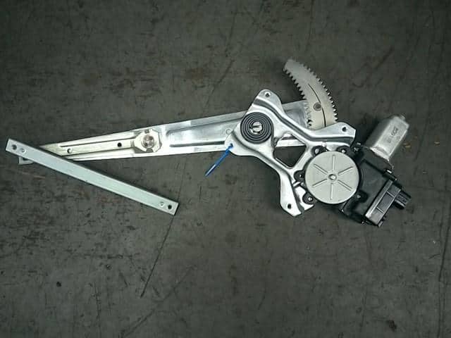 Front Left Door Regulator MITSUBISHI Minicab 2008 GBD-U62 — photo 2