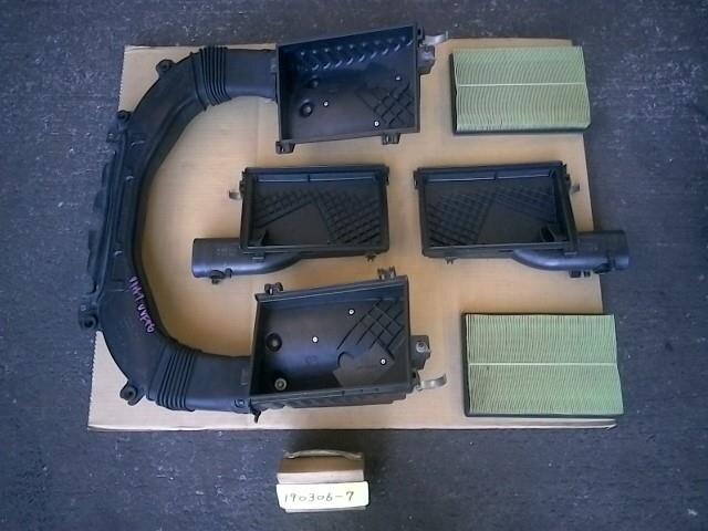 Air Cleaner Assembly TOYOTA Lexus ls 2007 DAA-UVF46 — photo 1