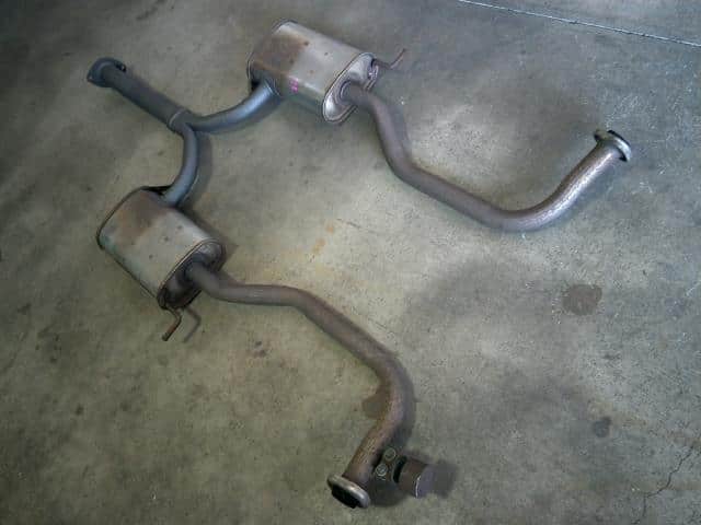 Exhaust Center Muffler TOYOTA Crown Majesta 1999 GF-JZS155 1742046240 — photo 1