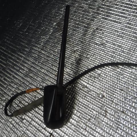 Antenna TOYOTA Aqua 2012 DAA-NHP10 — photo 2