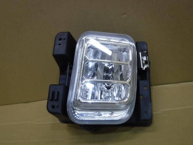 Left Fog Light HONDA Step Wagon 2008 DBA-RG2 — photo 1