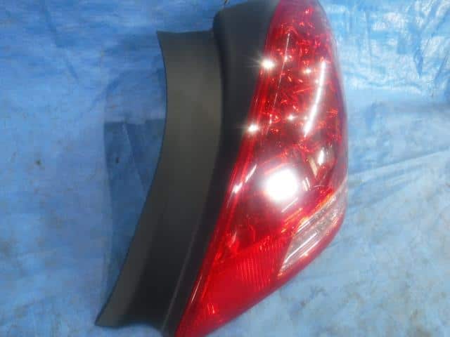 Right Tail Light TOYOTA Crown Majesta 2005 DBA-UZS186 8155030A30 — photo 3