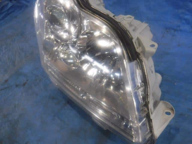 Right Headlight TOYOTA Crown Majesta 2005 DBA-UZS186 8111030F10 — photo 3