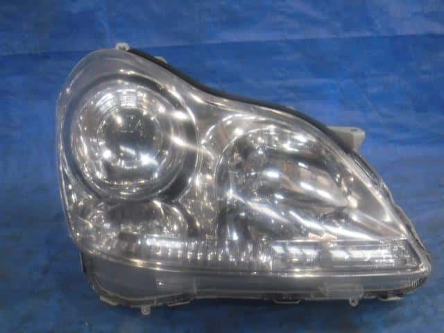 Right Headlight TOYOTA Crown Majesta 2005 DBA-UZS186 8111030F10 — photo 1