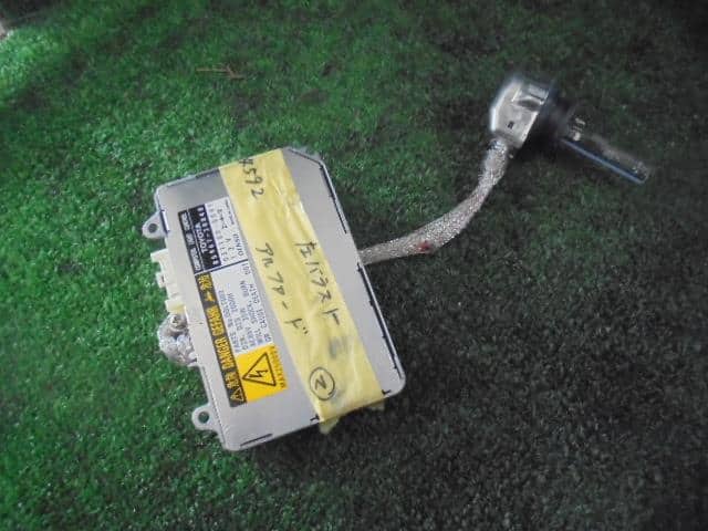 HID Control TOYOTA Alphard 2003 TA-MNH10 — photo 1