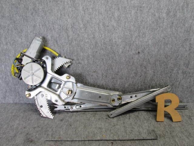 Front Right Door Regulator HONDA HR-V 2000 GF-GH4 — photo 1