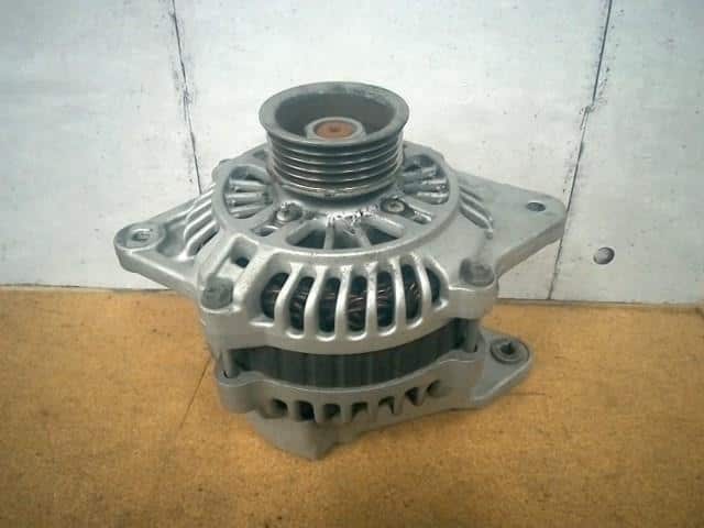 Alternator SUBARU Legacy 1996 E-BG9 23700AA220 — photo 1