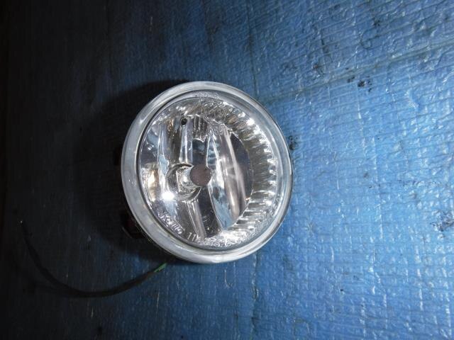 Right Fog Light TOYOTA Prius 2006 DAA-NHW20 — photo 2