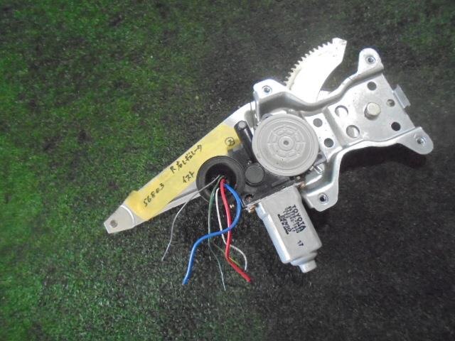 Rear Right Door Regulator TOYOTA IST 2004 CBA-NCP60 — photo 1