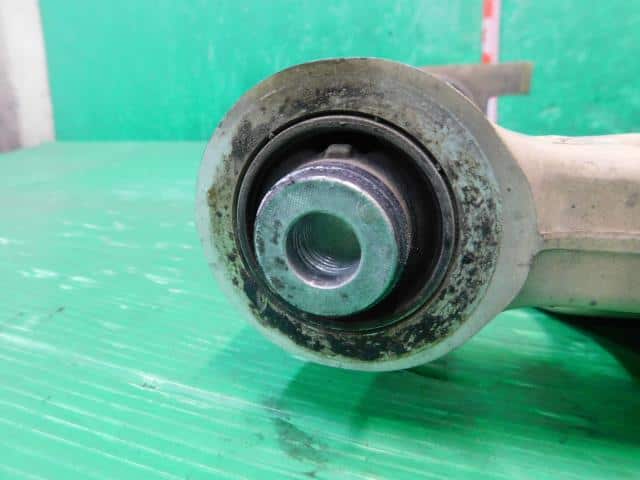 Front Right Lower Control Arm NISSAN Fuga 2009 DBA-KY51 — photo 3