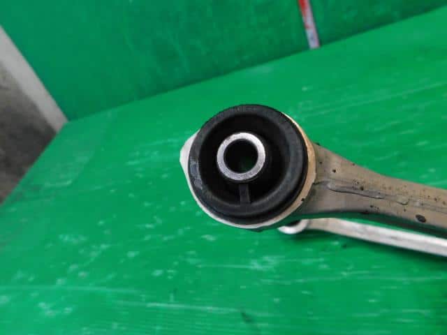 Front Left Upper Control Arm NISSAN Fuga 2009 DBA-KY51 — photo 4