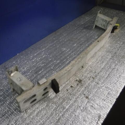 Front Bumper Reinforcement TOYOTA Prius 2009 DAA-ZVW30 — photo 2