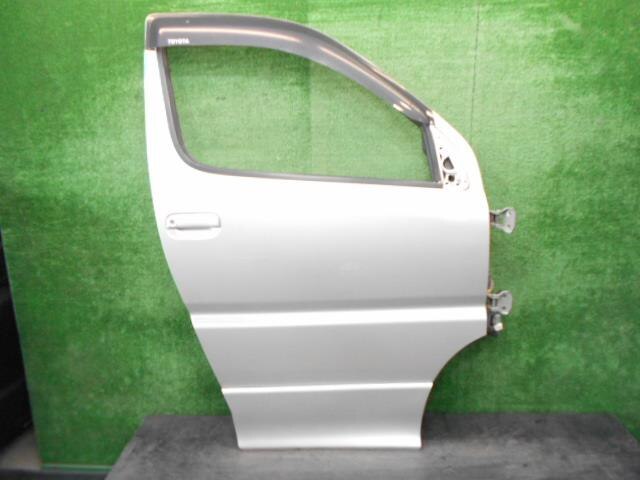 Front Right Door Assembly TOYOTA Granvia 2000 GF-VCH10 — photo 1