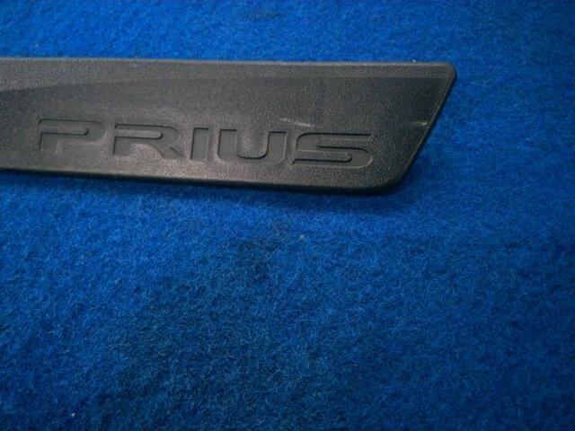 Interior Parts TOYOTA Prius 2011 DAA-ZVW30 — photo 2