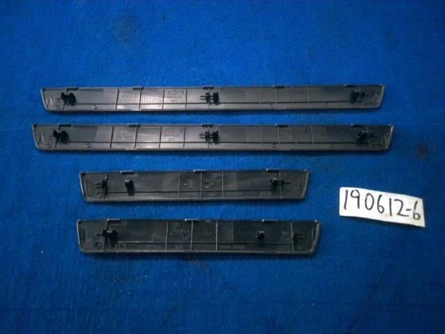 Interior Parts TOYOTA Prius 2011 DAA-ZVW30 — photo 3