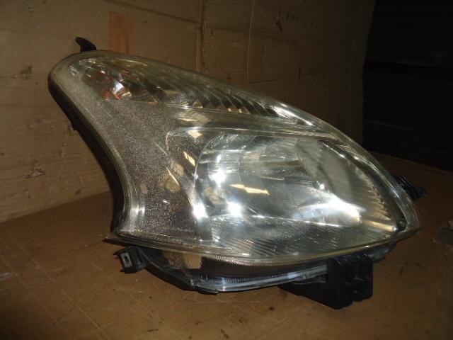 Right Headlight TOYOTA Ractis 2005 DBA-SCP100 — photo 2