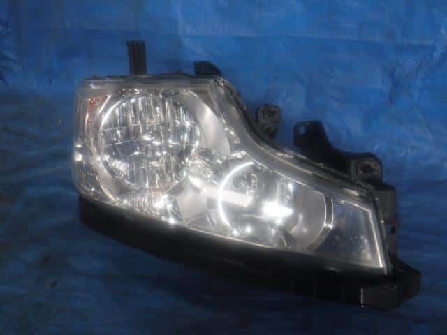 Right Headlight HONDA Step Wagon 2010 DBA-RK1 — photo 1