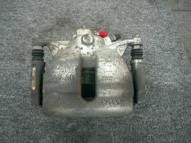 Front Left Caliper AUDI Audi a3 2016 DBA-8VCXS 8V0615123 — photo 2