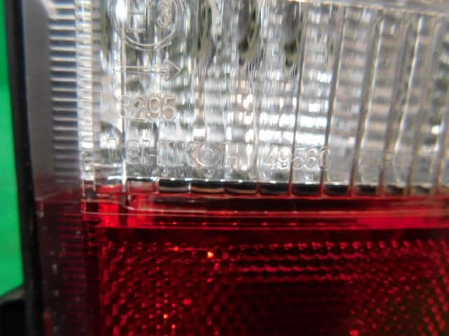 Right Tail Light NISSAN Elgrand 2003 UA-NE51 — photo 3
