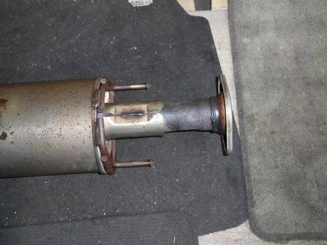 Exhaust Center Muffler NISSAN Cube 2008 DBA-YZ11 — photo 3