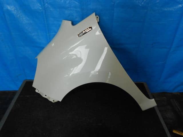 Left Fender Panel SUZUKI Solio 2012 DBA-MA15S 5771154M10 — photo 1